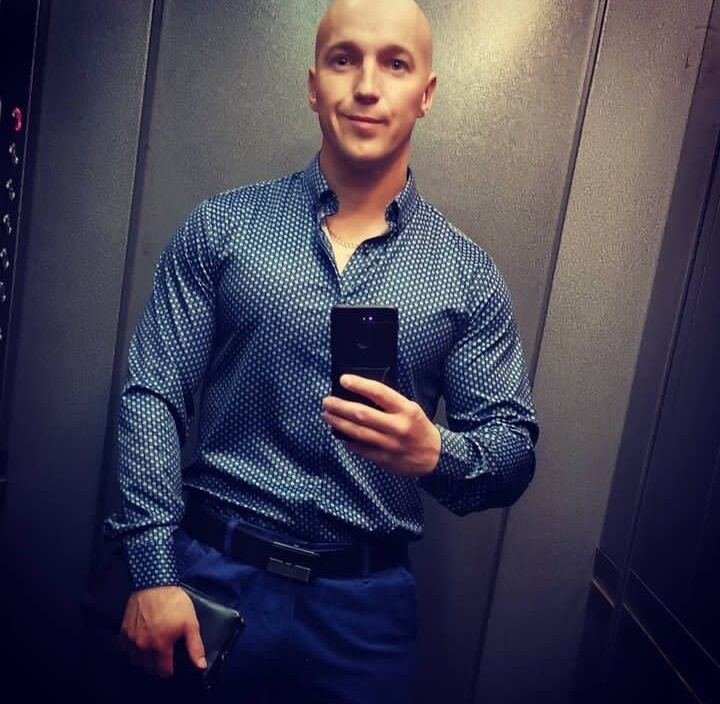  43722591  Viktor, 38 ,    