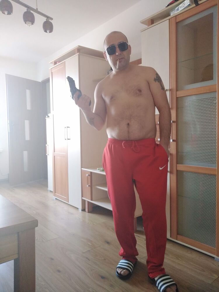  54335951  Zurab, 37 ,    