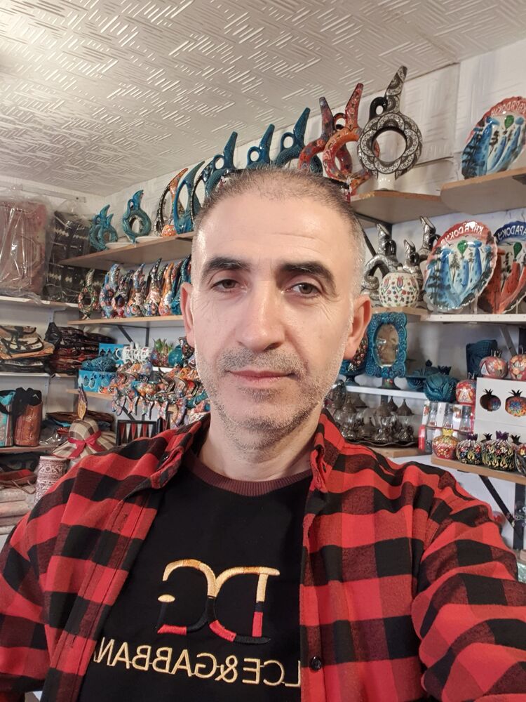  40633481  SADIK, 53 ,    