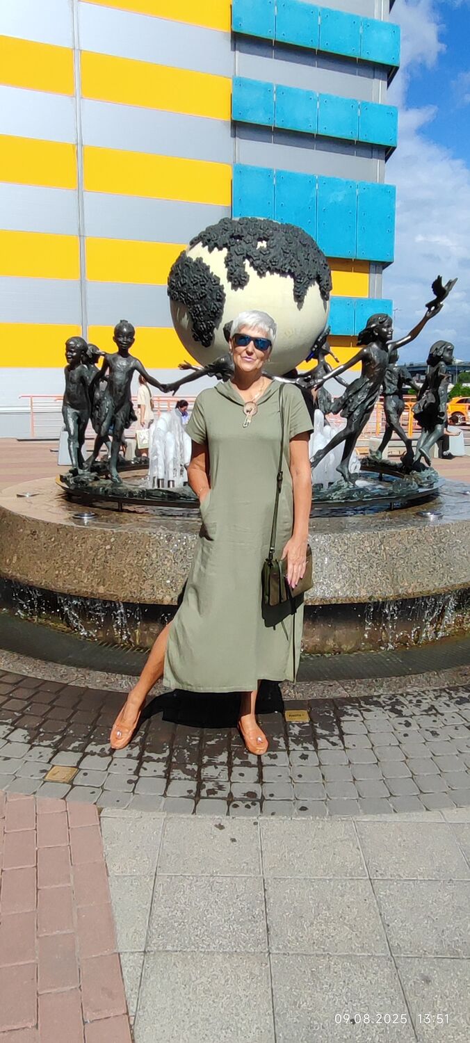  53228901  Elena, 58 ,    -