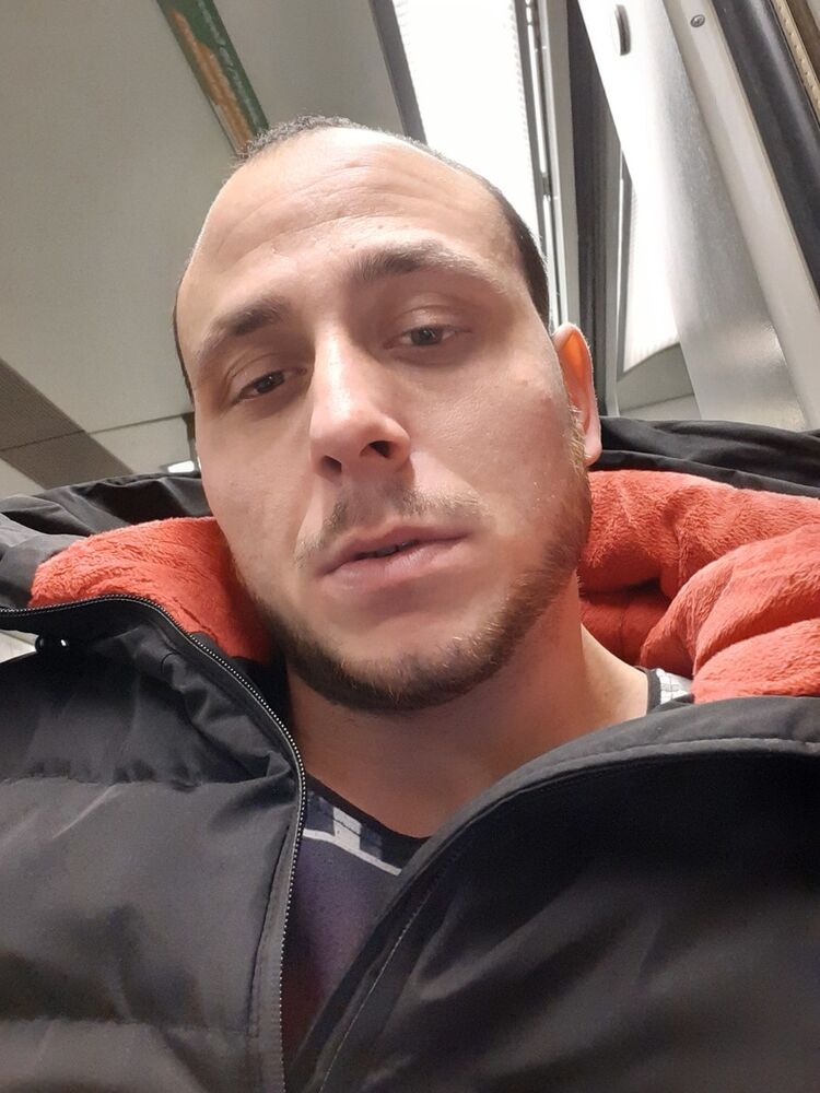  19138811  Venko, 30 ,    