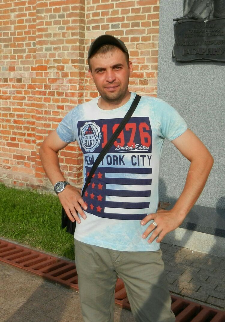  ,   Viktor, 36 ,   ,   