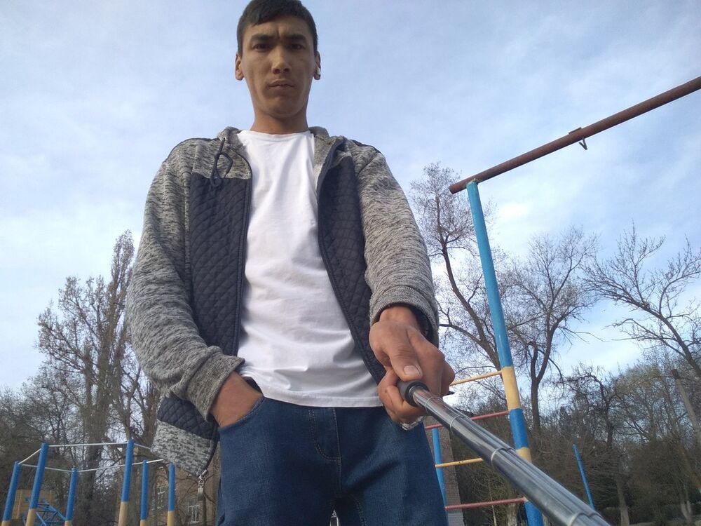  15880871  Muha, 32 ,    