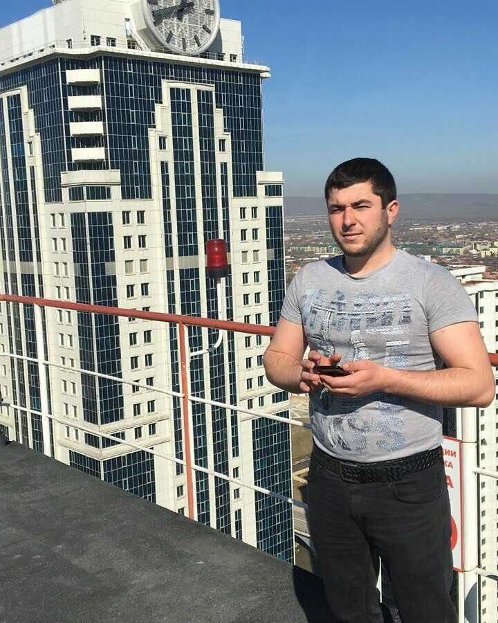  48817921  , 33 ,    