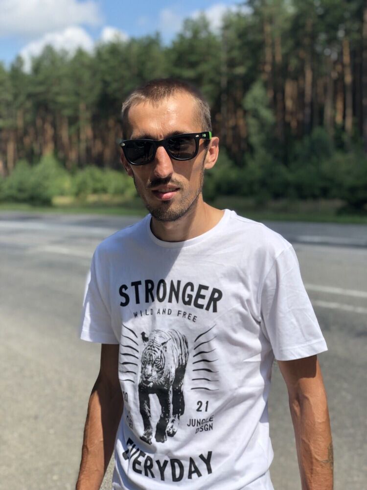  24059531  Dima, 32 ,    