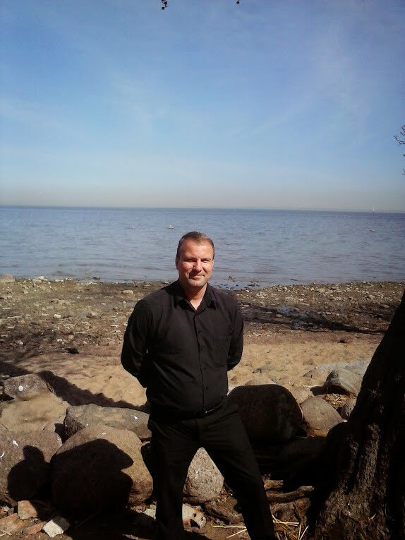  8020321  Maxim, 51 ,    