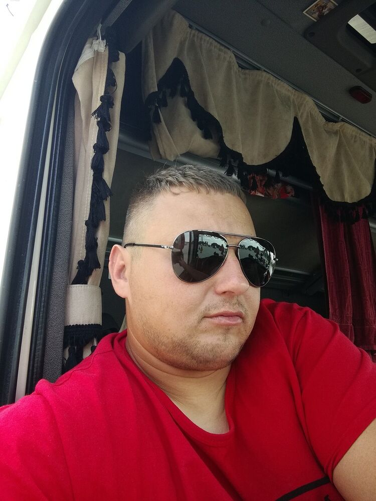  16071651  Aleksandr, 39 ,    