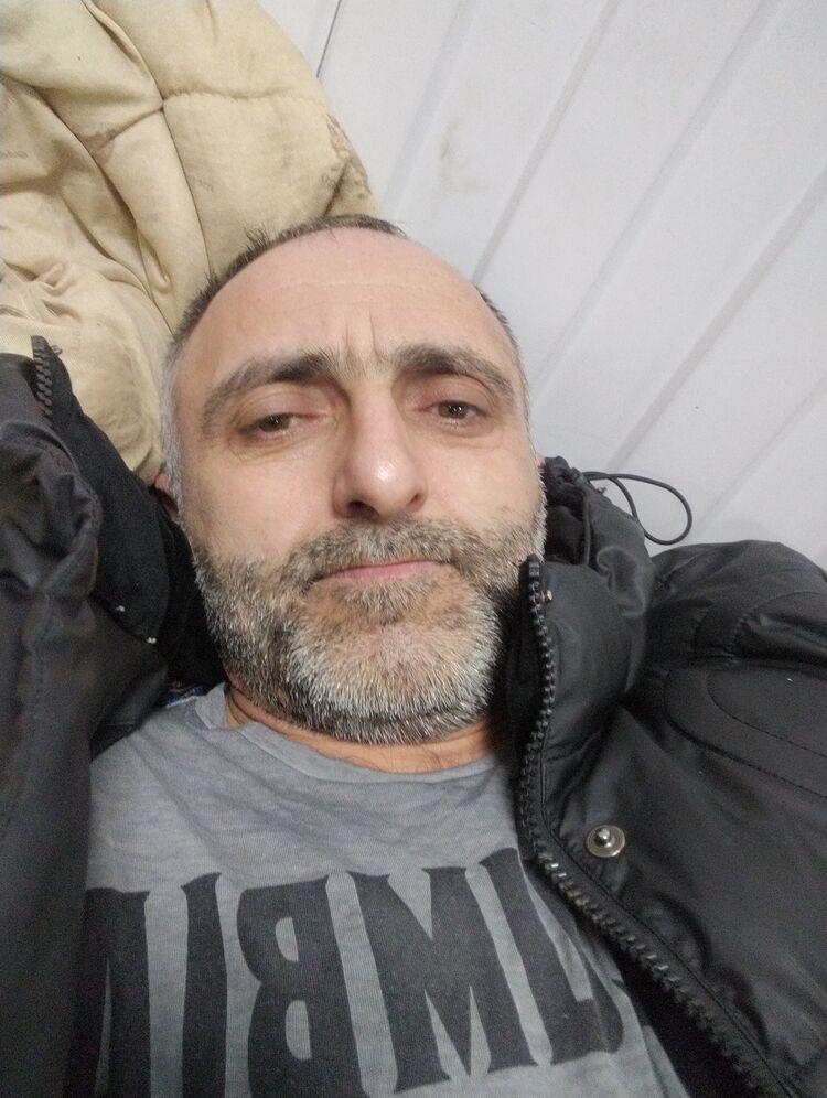  40745681  , 40 ,    -