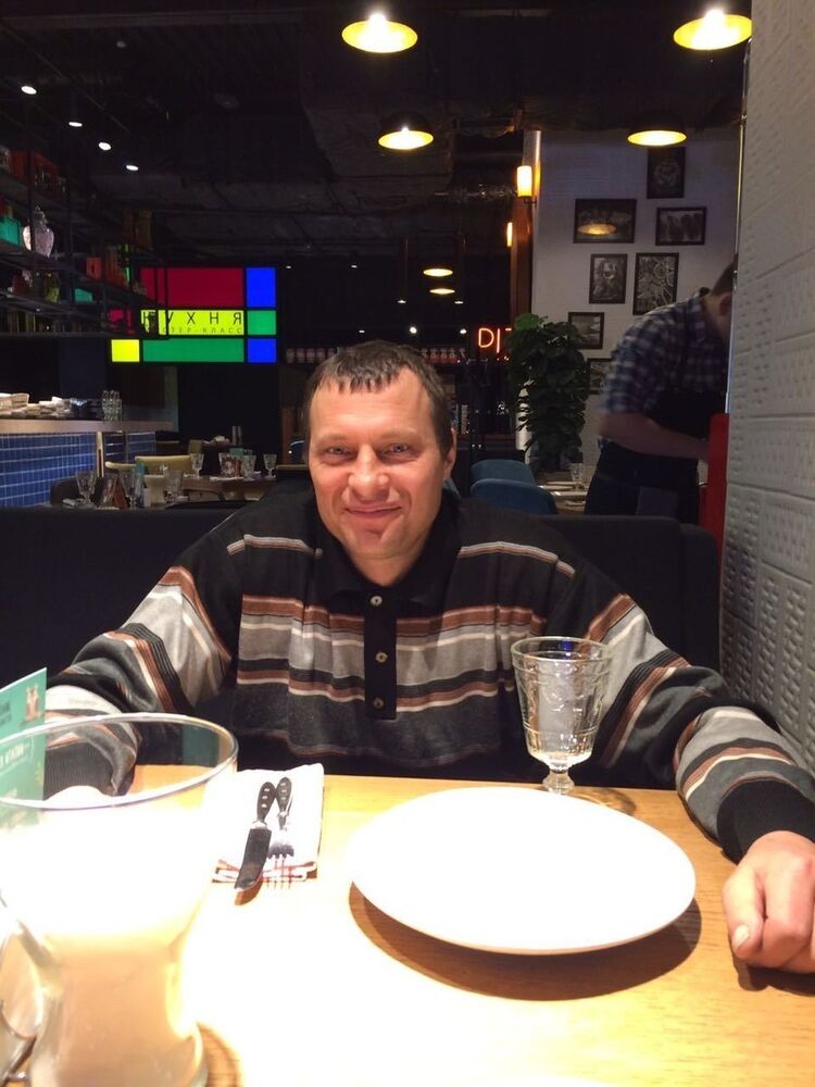  13998801  Vladimir, 52 ,    