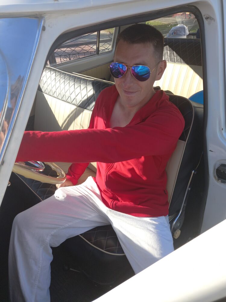  37882411  Oleg, 29 ,    