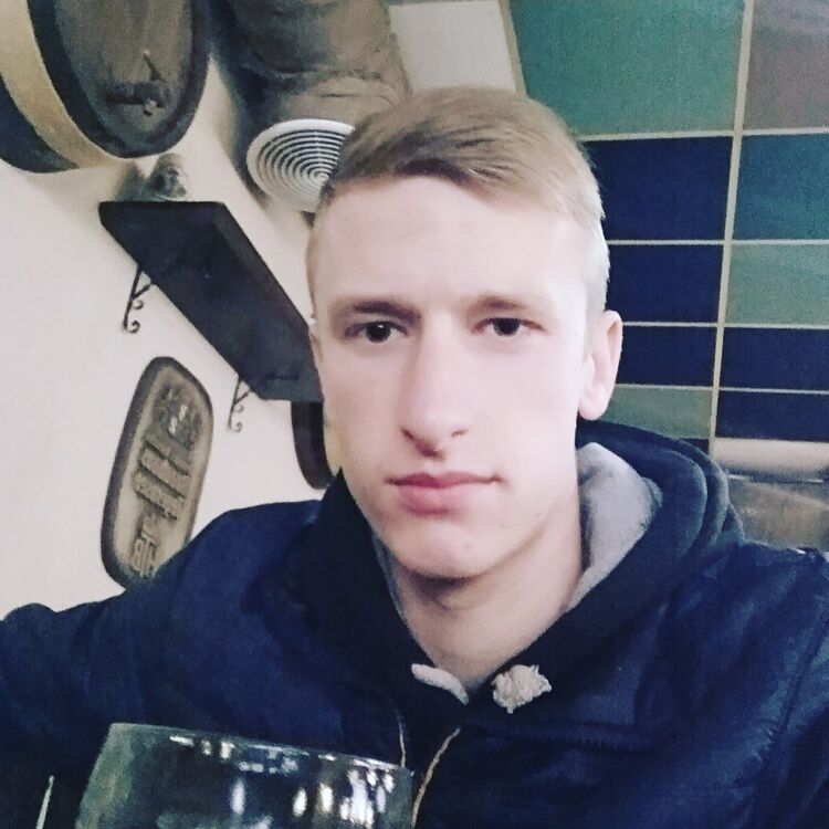  ,   Vadoss, 27 ,  