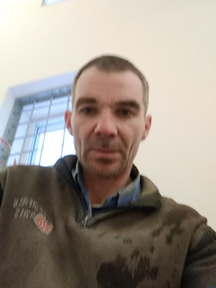  ,   Robert, 48 ,   