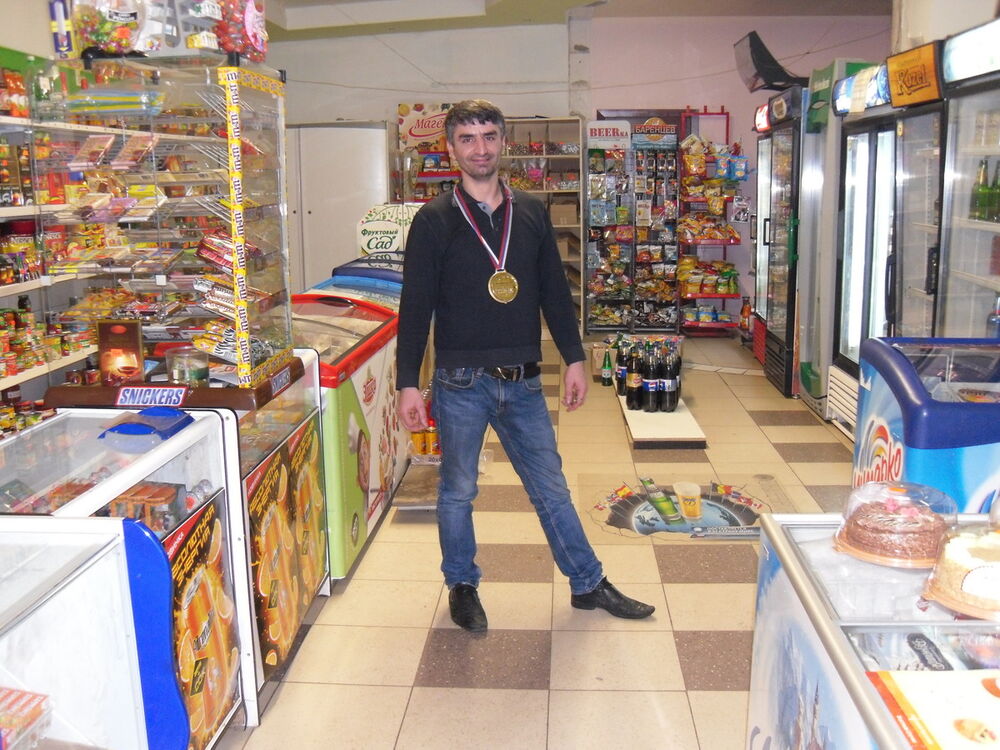  4064221  Najmu, 45 ,     