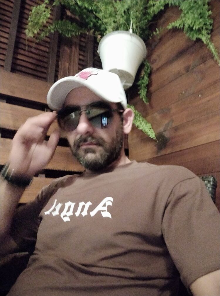  ,   Hayo, 37 ,   ,   