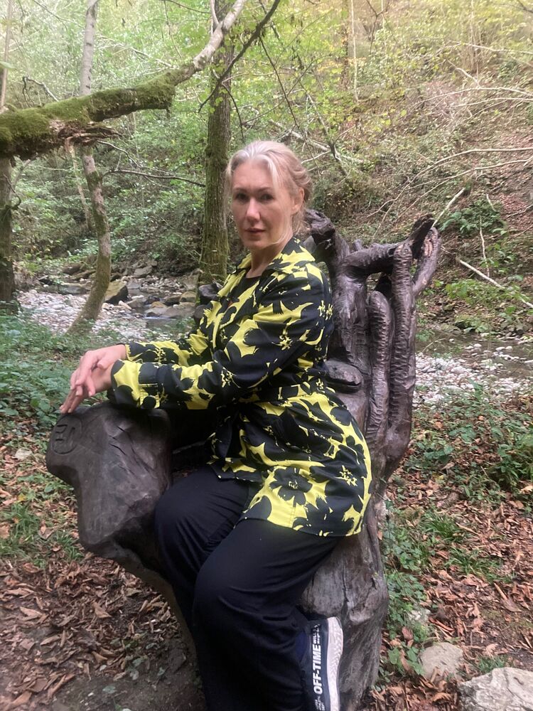  39152231  Mari, 42 ,    