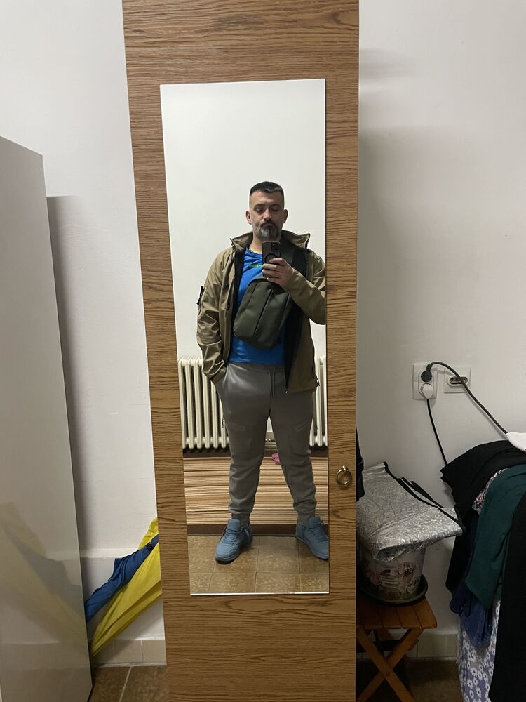  Zemun,   , 42 ,   ,   , c 