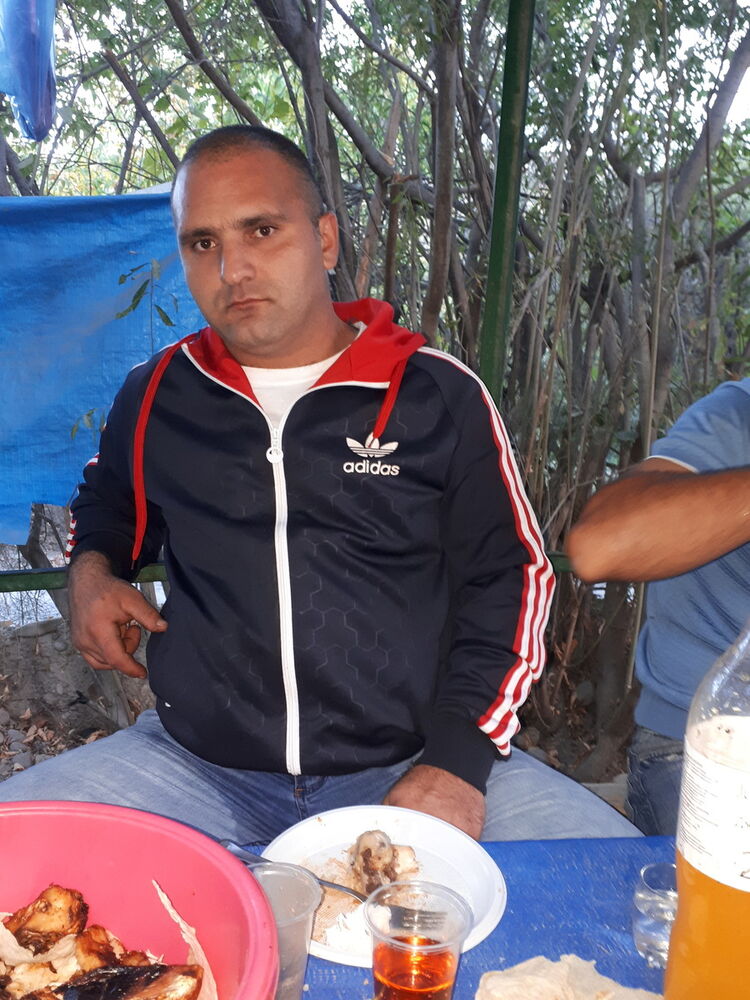  13629041  Artur, 36 ,    