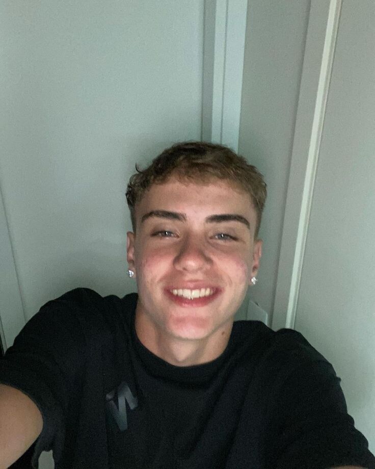  44576511  , 26 ,    