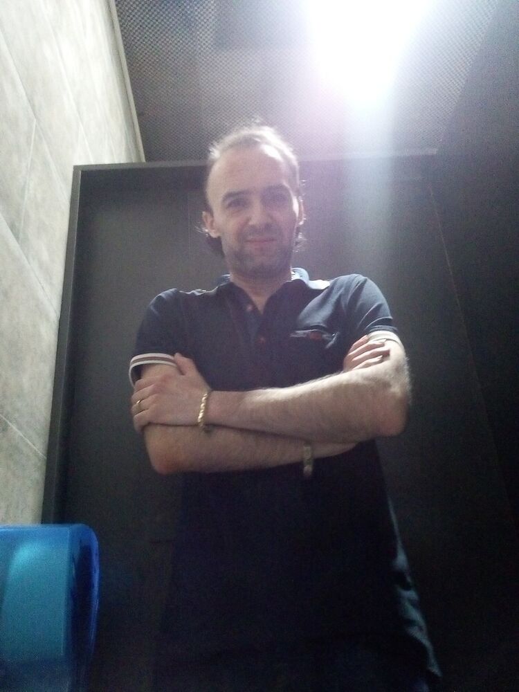  17952331  John, 47 ,    