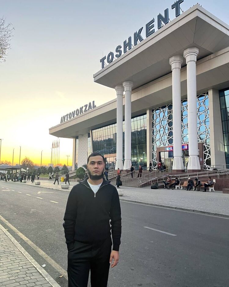  54244941  Asadbek, 25 ,    