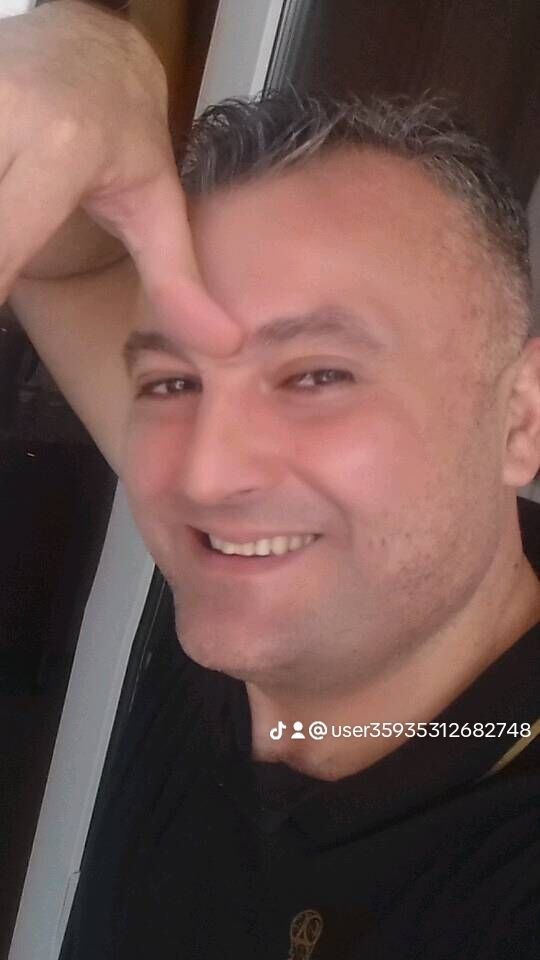 42747221  Ramin, 45 ,    