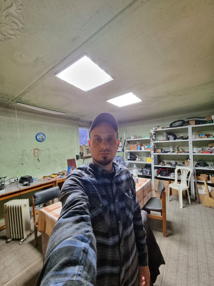  43841261  Sanchiiz, 40 ,    