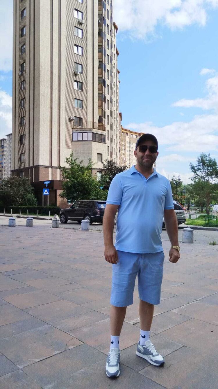  53069231  Denis, 42 ,    