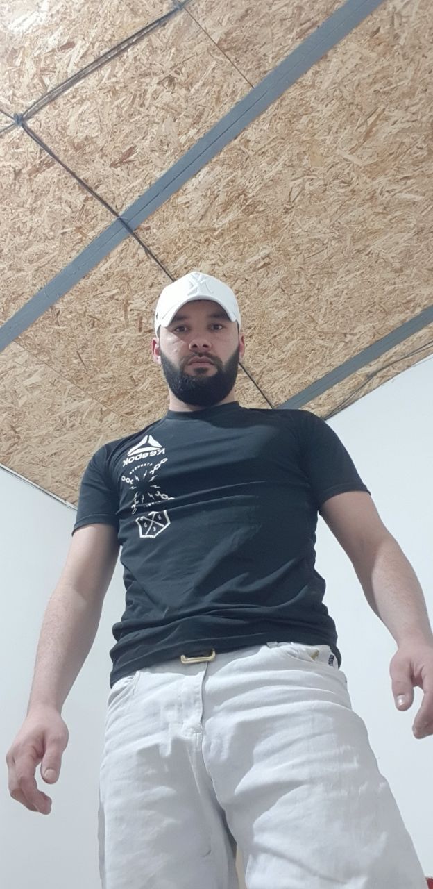  51023801  Bek, 31 ,    