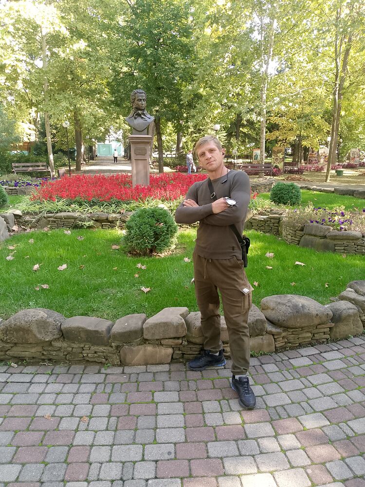  53897761  Aleksandr, 39 ,    