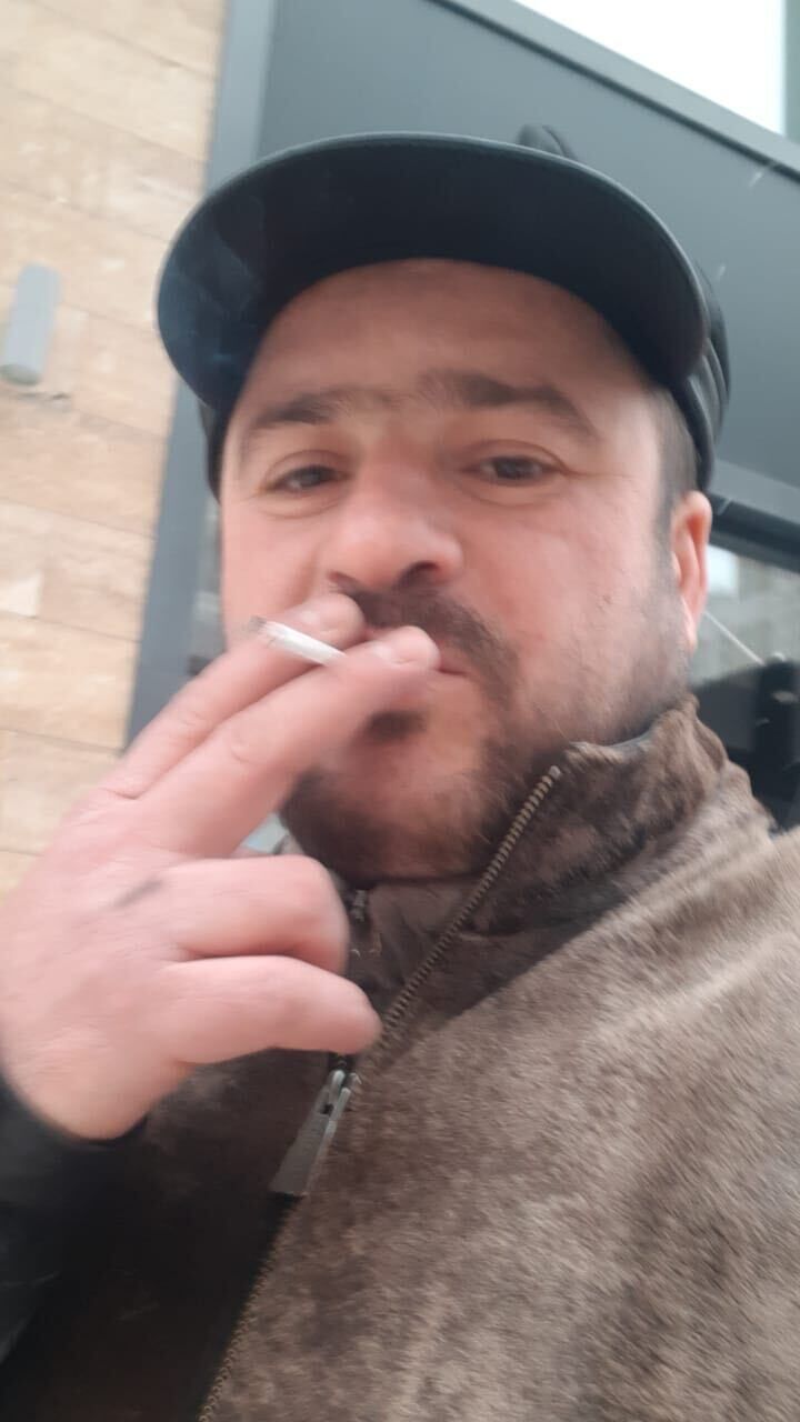  27086581  Look, 42 ,    