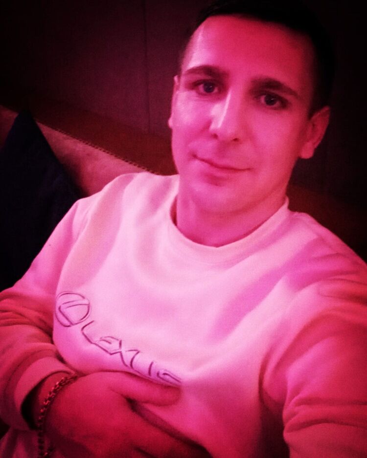  ,   Alex, 37 ,   ,   , 