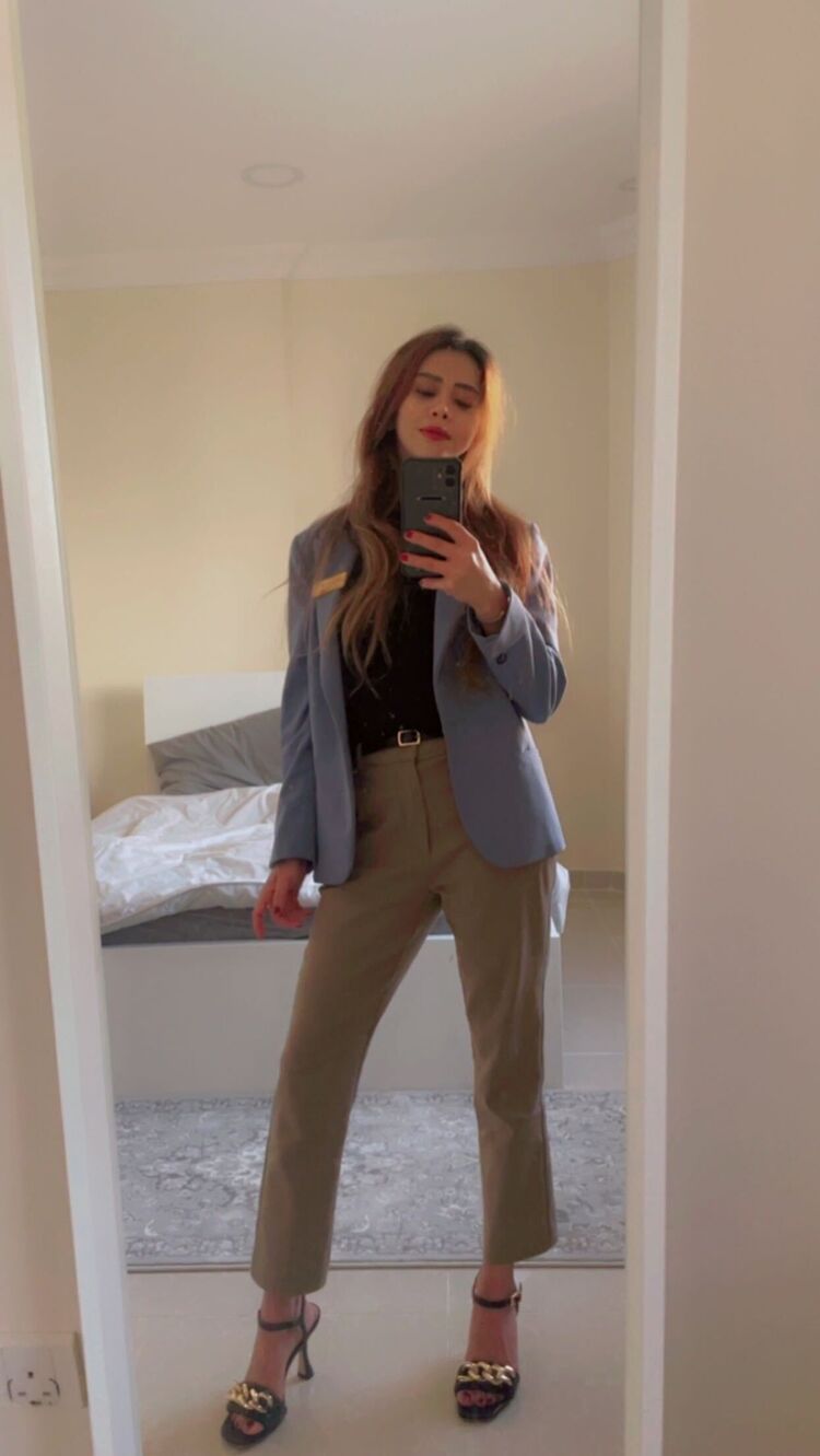  ,   Dalia, 31 ,   c 