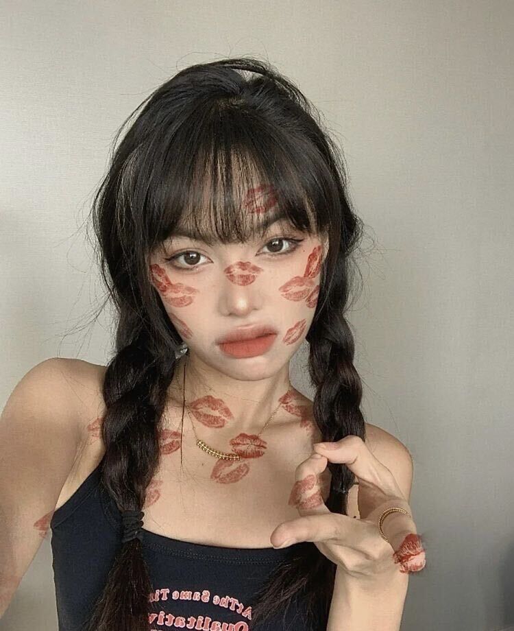 ,   Lily, 21 ,     , c , 