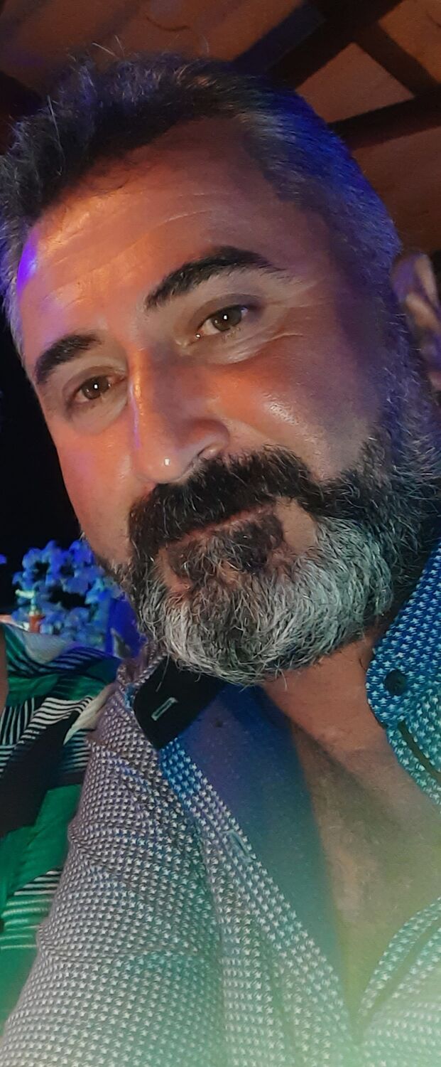  31470311  Maksim, 44 ,    