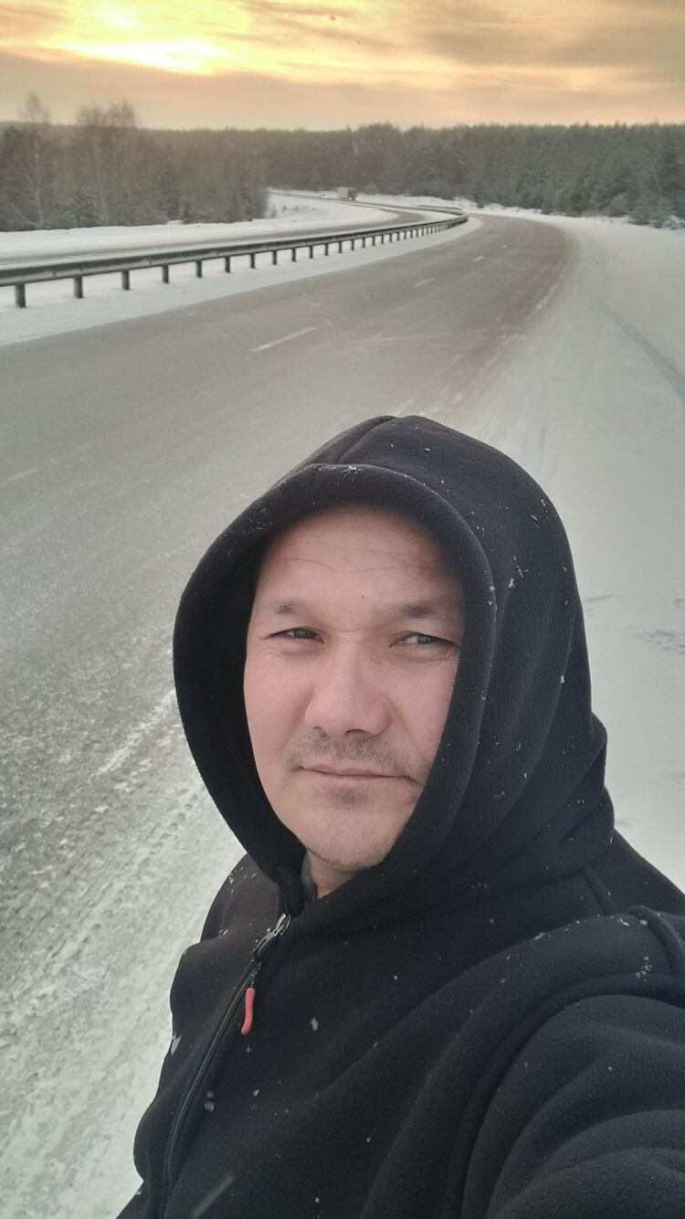  41864751  Sherxon, 40 ,    