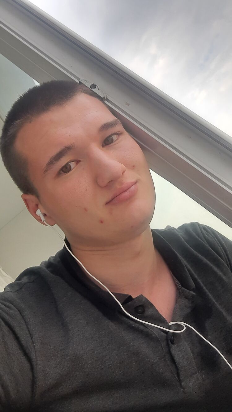  48579581  , 24 ,    