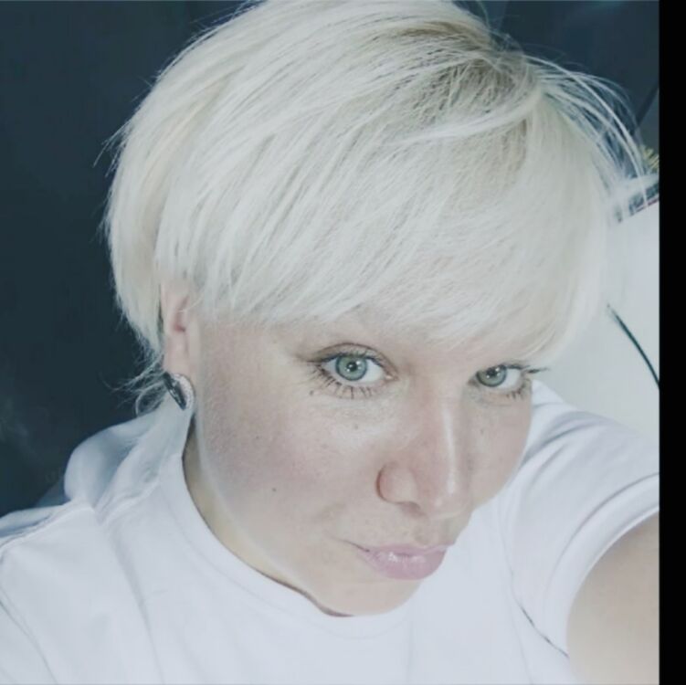  53403621  LUNA, 46 ,    