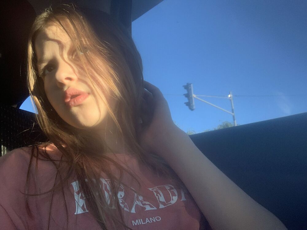  47586191  Milana, 25 ,    