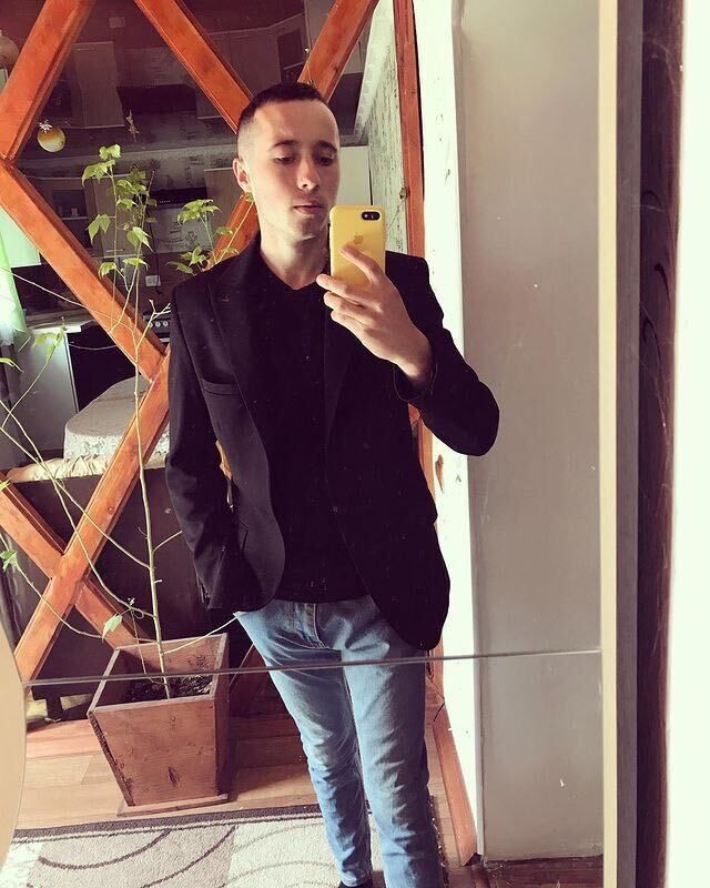  34194041  Artem, 26 ,    
