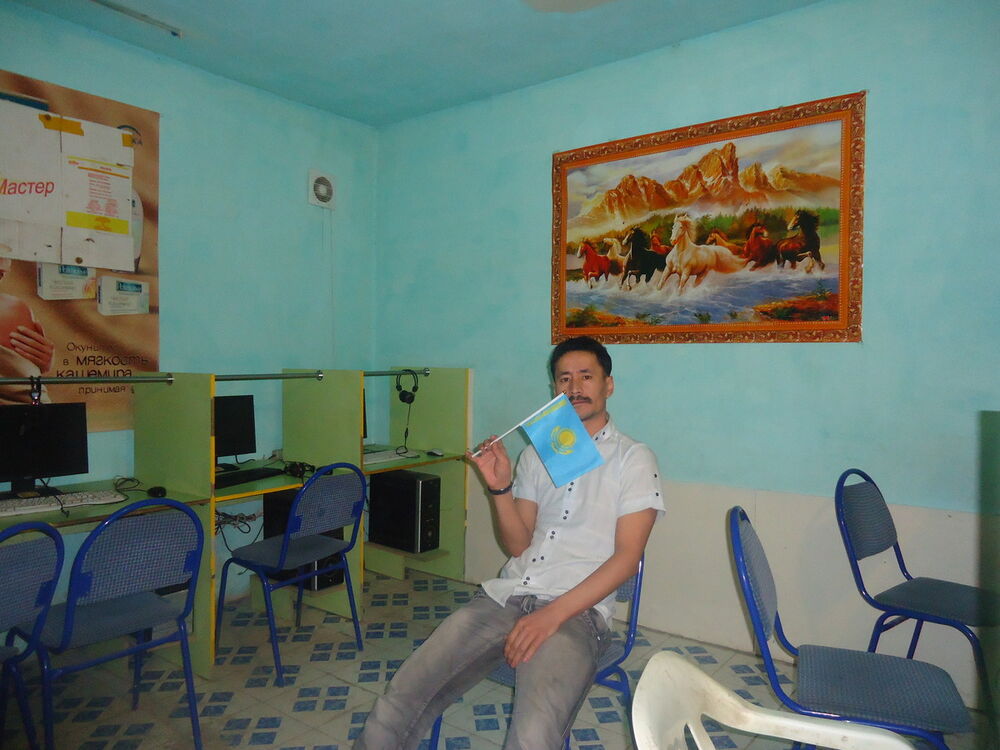  18596681  Seri, 40 ,    