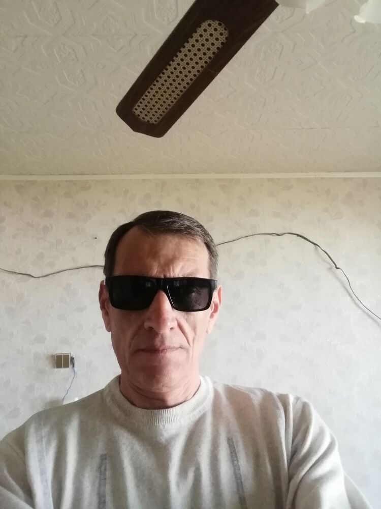  42986931  , 56 ,    