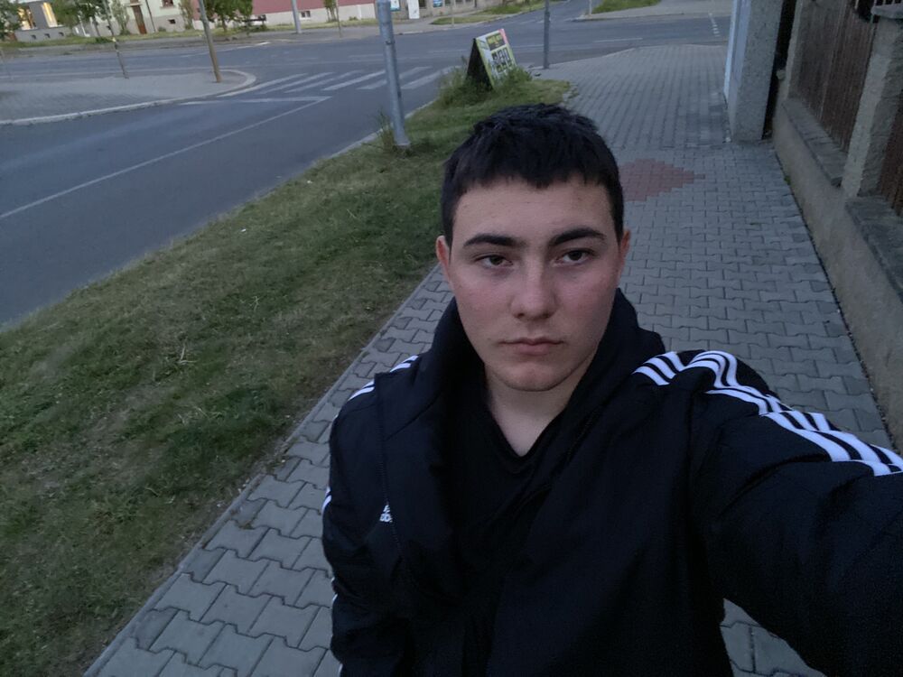  Plzen,   Oleg, 18 ,   