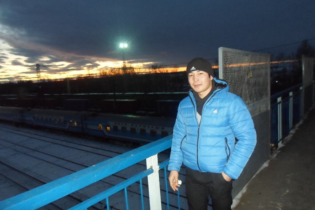  ,   Oybek, 37 ,   ,   , c 