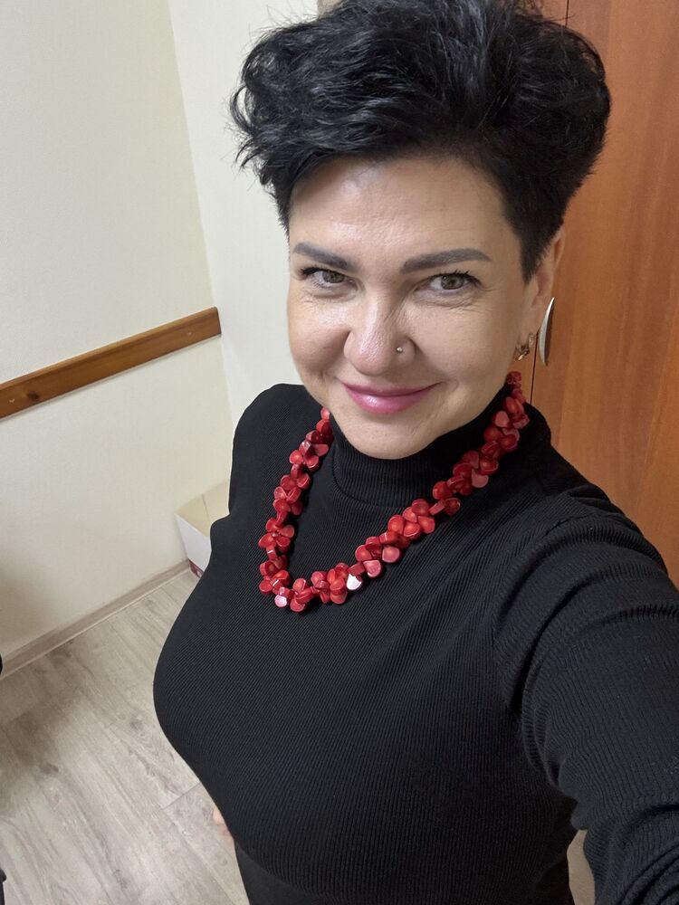  53058531  Larisa, 52 ,    