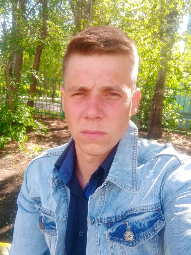  30209771  Vladislav, 27 ,    