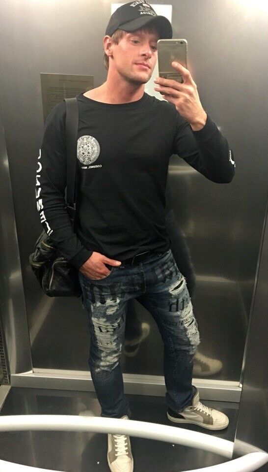  8597851  Luka, 39 ,    