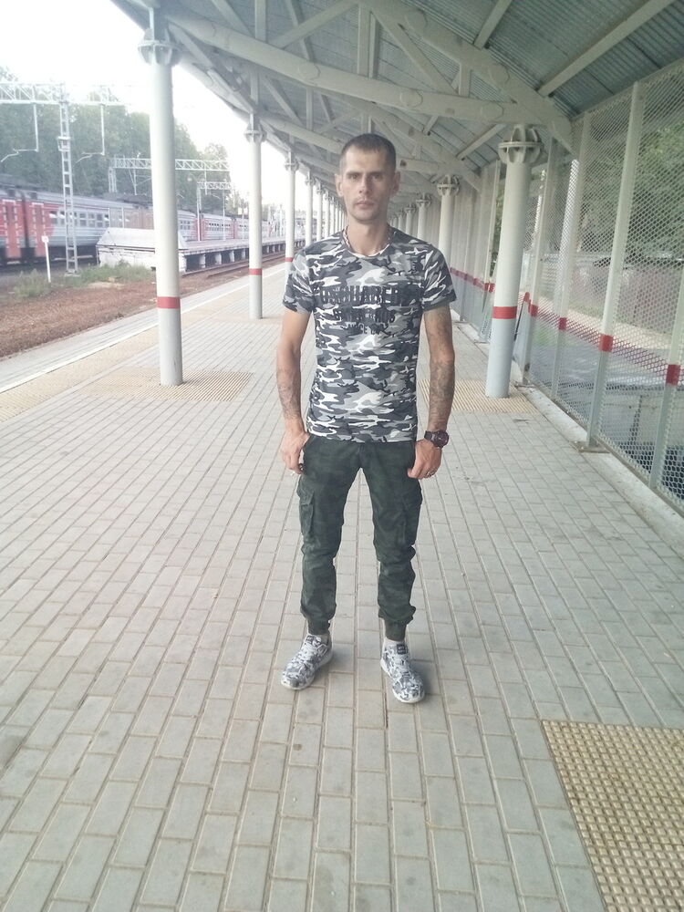 14225581  Billi, 38 ,    