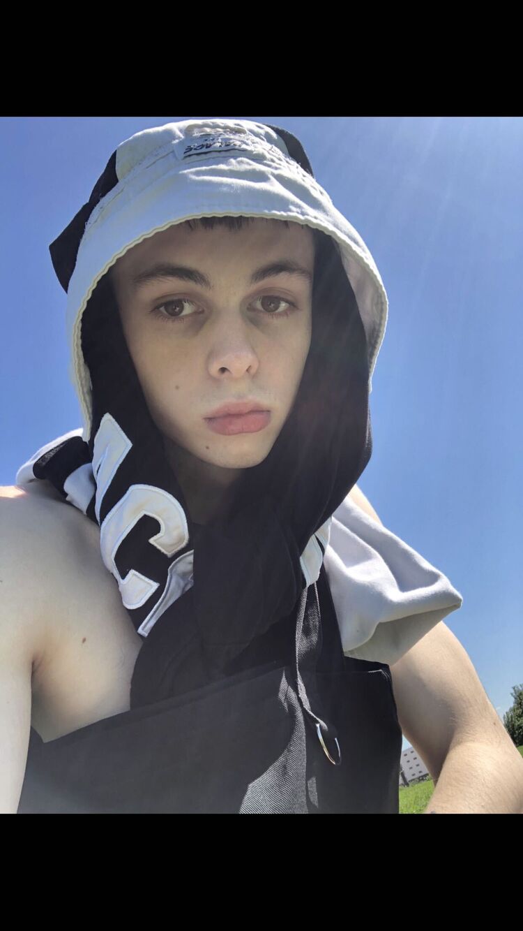  31090821  Ҹ, 24 ,    -