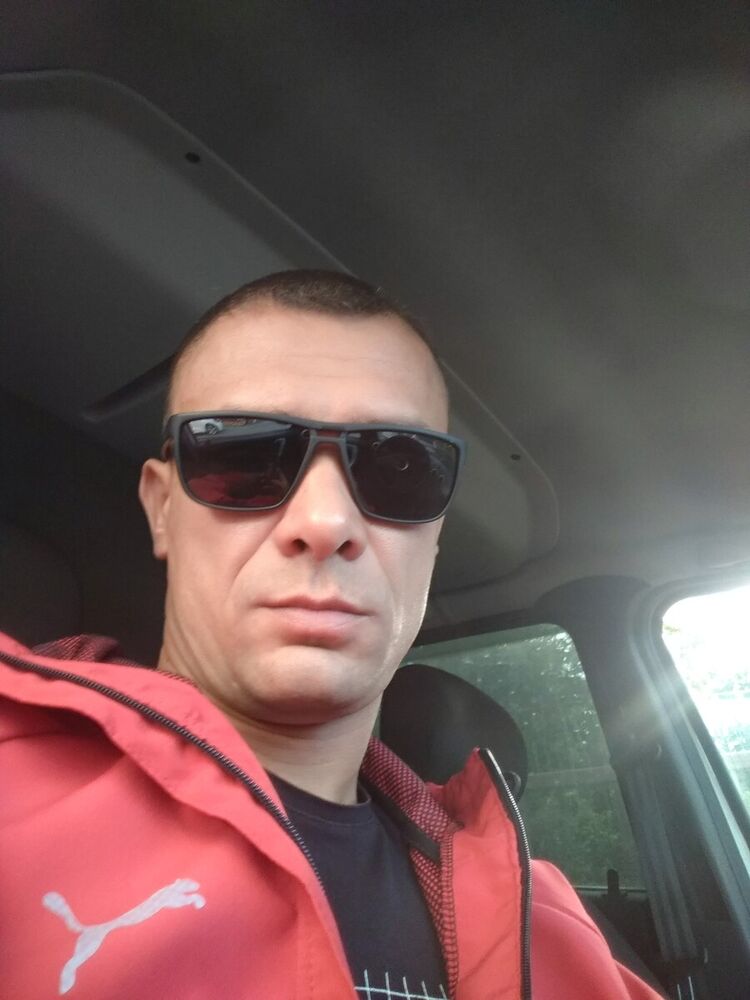  20874731  Andrew, 41 ,    