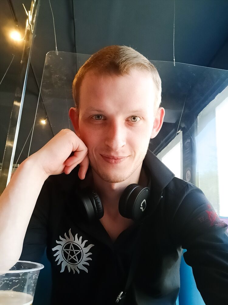  54361971  Daniel, 36 ,    